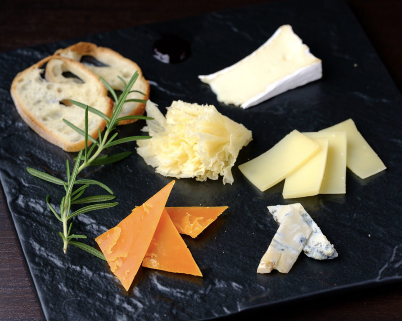チーズ料理とワインブッフェの『Chambrer（シャンブレ）』が一社にオープン - c2ee5e58697f0ae3bd31bc5a03b572ae