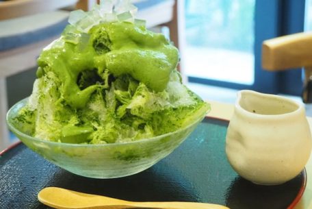 名古屋を代表する抹茶専門店「茶々助」で味わう、本格抹茶ティラミスやかき氷