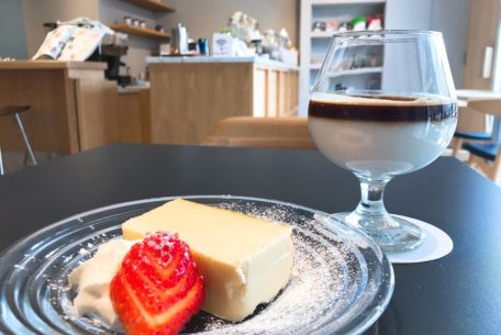 名古屋のカフェ「tori8 coffee（トリハチコーヒー）」で、とっておきのコーヒーとスイーツを