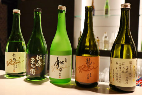 ヒルトン名古屋の日本料理「源氏」に酒バーがオープン！特選地酒と地元食材を使った創作和食とのペアリングを堪能できる