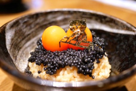 日本一高い究極の卵かけご飯！？2年連続食べログ百名店を獲得した「熊の焼鳥」が名古屋に初出店！