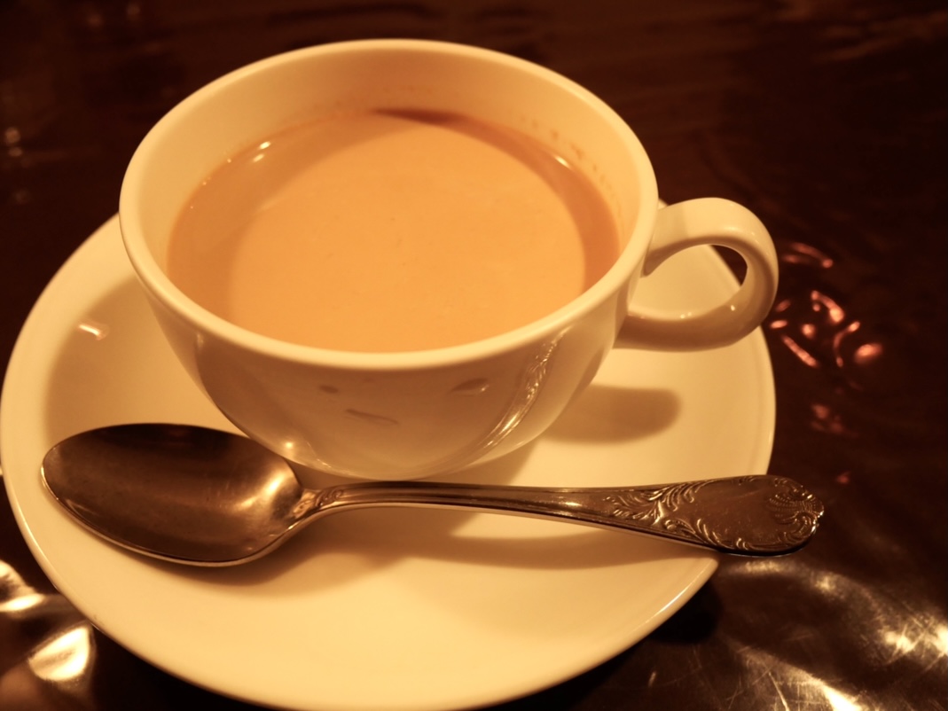 老舗「えいこく屋インド料理店」はカレーだけじゃない！紅茶を片手に、雰囲気の良さに酔いしれる - 248F0D68 0119 4553 955F AABE5D85FC1D
