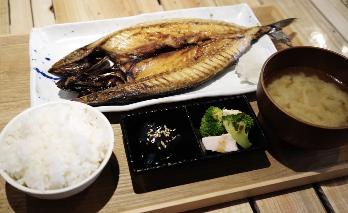 名古屋駅近くの「うまい魚が食べたくて」でボリューミーで美味しい干物定食を！