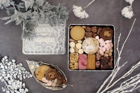 「恵那銀の森」内の洋菓子店「パティスリーGIN NO MORI」より冬限定のクッキー缶が発売！
